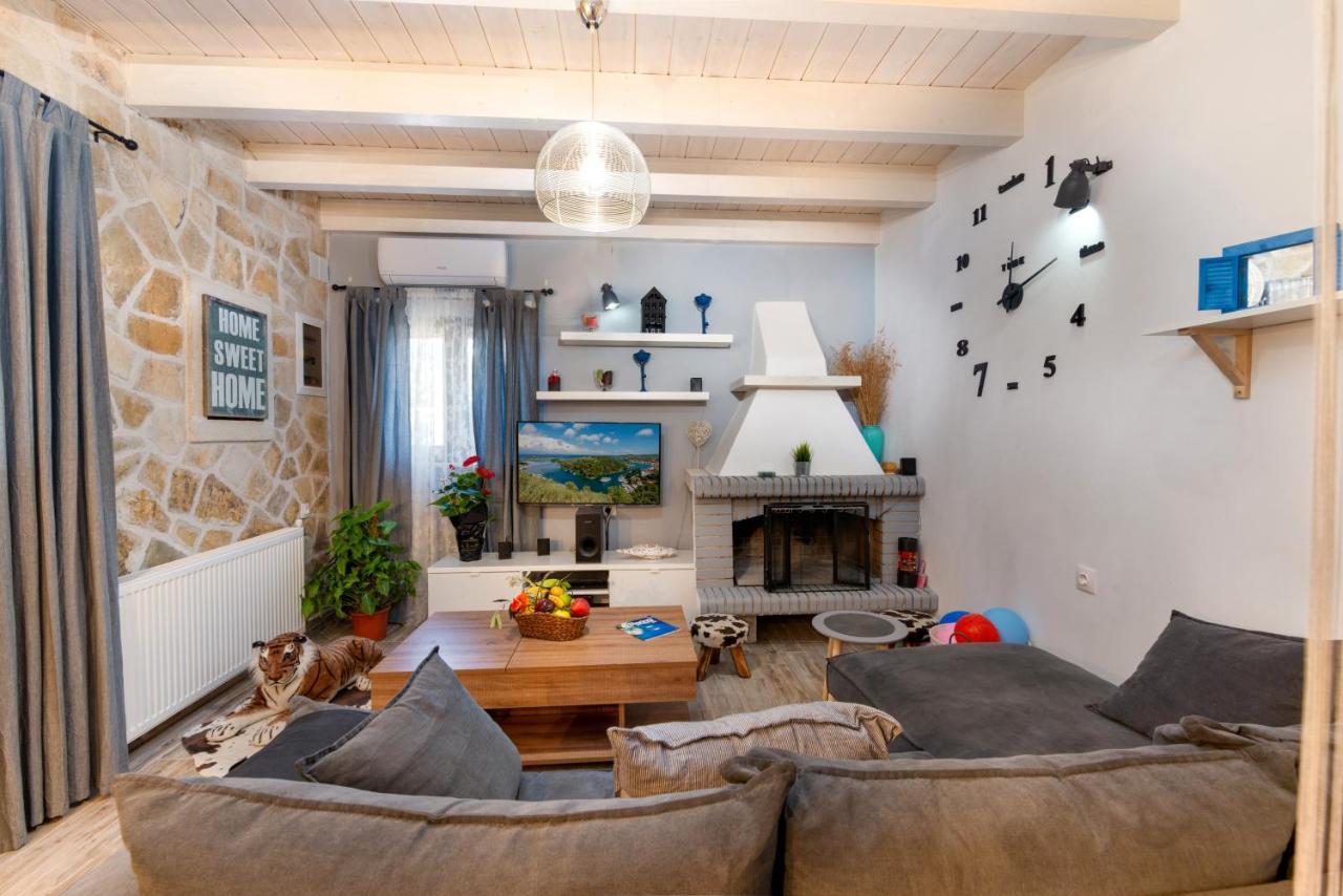 Holiday home Hara Luxury House